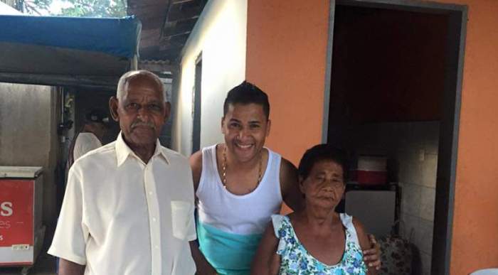 Fica o amor, cuidou muito de mim, diz Batatinha sobre morte da avó Eunice