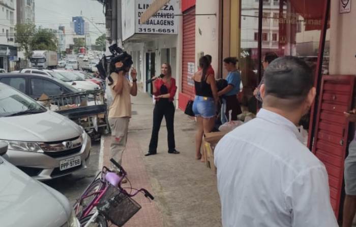 Black Friday: Cenas no Centro de Linhares atraem emissoras de TV