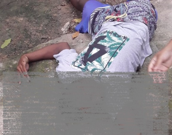 Pai encontra filho assassinado no quintal de casa, no Interlagos