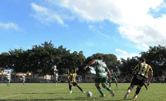 Intermunicipal de futebol: seis gols na vitória de Povoação sobre Vila Valério