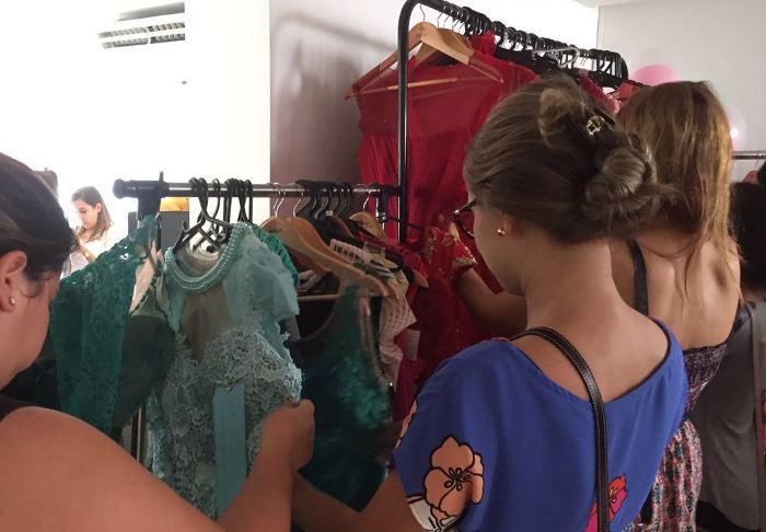 Bazar solidário tem peças acima de R$ 1 no Colina, e acima de R$ 40 no Centro de Linhares
