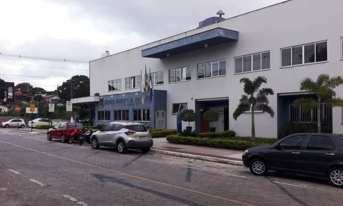 Rejeitado 13, e redução para 9 edis passa em 1º turno em Linhares. Saiba como cada vereador votou