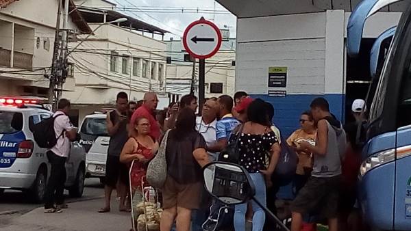 Ânimos alterados na Rodoviária de Linhares. Até Força Tática foi chamada