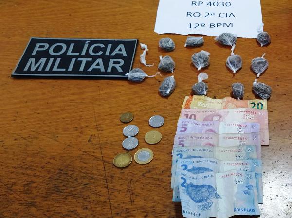 Policiais da Barca Opressora encontram droga em meio a materiais escolares, no Aviso