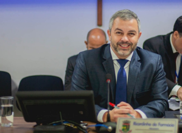 Que prevaleça o clamor popular, diz Ricardinho sobre salário de R$ 1,5 mil e redução para 9 vereadores em Linhares