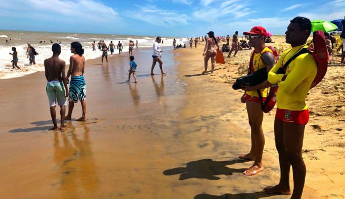 É verão! Guarda-vidas reforçam segurança nas praias de Linhares. Confira a distribuição