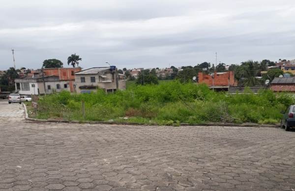 Lote sujo no Araçá gera reclamações. PML avisa que multa pode chegar a R$ 1,2 mil