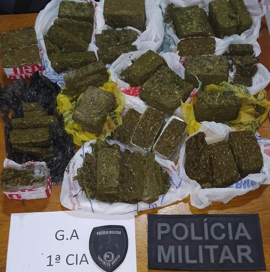 Barca Opressora leva terror a traficantes e apreende quase 3kg de maconha em Linhares