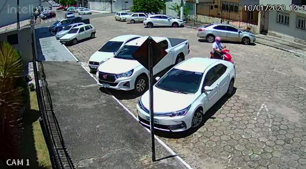 Homem furta Shineray no Centro de Linhares. Era meu meio de transporte, diz vítima