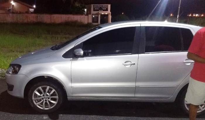 Carro roubado em Linhares é encontrado em Sooretama. Bandidos presos