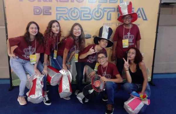 Projeto de estudantes de Linhares no maior torneio de robótica do país