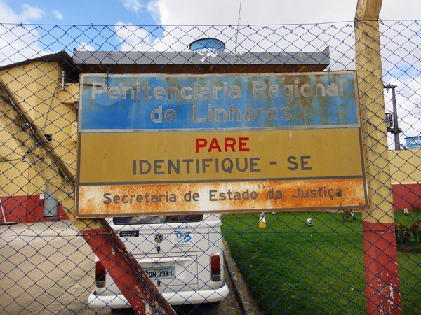 Homem é preso quando tentava extorquir R$ 18 mil de empresa em Linhares