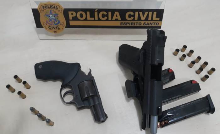 Prisões e apreensões de armas em ação da PC em Linhares e Sooretama