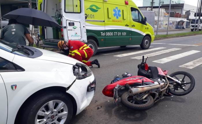 Cruzamento do Epa: Dois feridos em acidente com motos e carro na BR-101, em Linhares