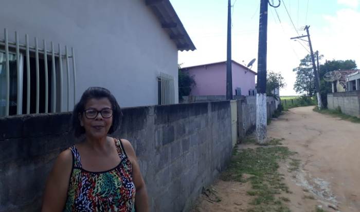 Famílias começam a passar necessidade em Povoação. Moradora faz campanha