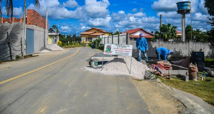 Novos abrigos de ônibus no Quartel de Cima