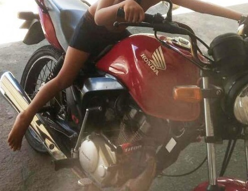 Recuperada moto furtada de técnico de enfermagem no Centro de Linhares
