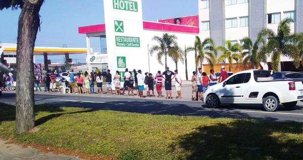Caixa abre mais cedo: É para diminuir fila pros R$ 600, mas Saque-aniversário do FGTS entra no páreo