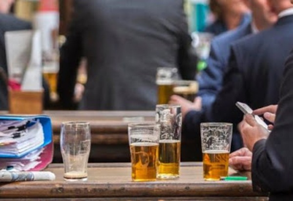 Proibido consumo de bebida alcoólica em lanchonetes e restaurantes de Linhares