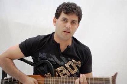 Aniversariante do dia: Urbano Dávila, o músico