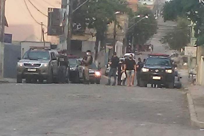 Operação policial deixa bandidagem de cabelos em pé em Linhares ainda de madrugada