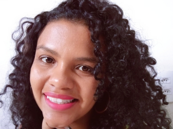 Cabelos: Professora de Linhares fala sobre preconceito que viveu quando criança