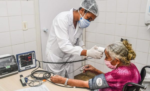 Covid-19: 2 mil casos em investigação de coronavírus em Linhares têm alta por critério clínico
