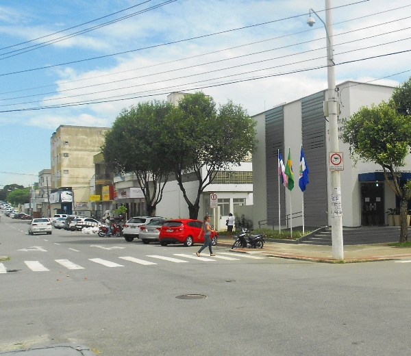 Novo Decreto: Comércio aberto somente de terça a sexta-feira em Linhares
