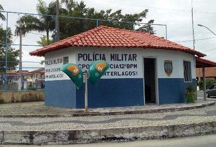 Bandidos estilhaçam vidraça e furtam produtos de loja no Interlagos