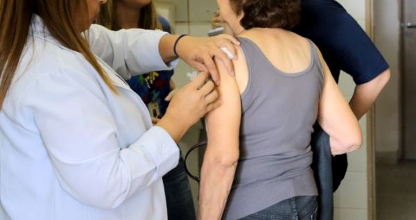Sarampo: prorrogada vacinação de adultos de 20 a 49 anos