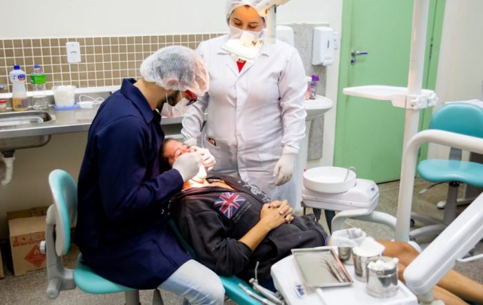 Saúde Bucal: Atendimento gratuito de urgência cirúrgica e alívio de dor durante a pandemia em Linhares