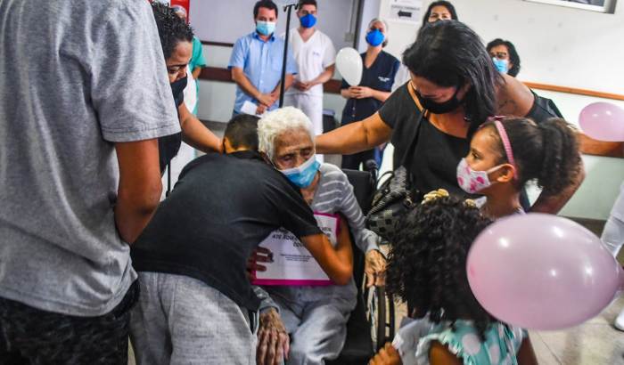 Idosa de 109 anos vence o coronavírus e emociona profissionais de saúde do HGL
