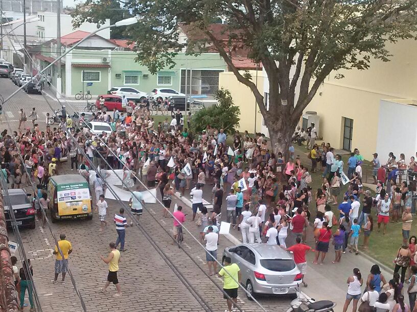 Greve: servidores rejeitam proposta e movimento continua