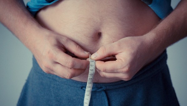 Nutrólogo aponta seis hormônios que podem dificultar o emagrecimento