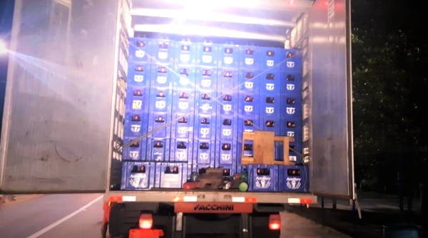 Em Linhares: Mais de 10.700 litros de cerveja sem nota fiscal apreendidos pela PRF