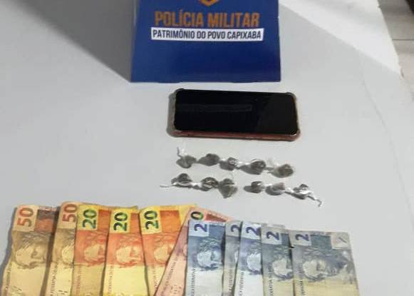 Ação da PM no Espera Tapa leva droga e dois indivíduos para a delegacia