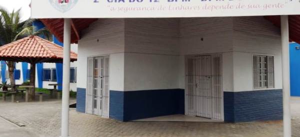 PM apreende carregadores e munições de pistola em veículo no Araçá