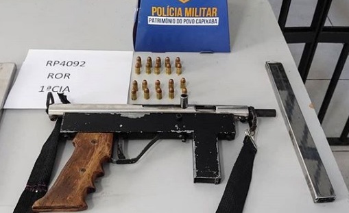 Fuga desesperada e apreensão de submetralhadora em Baixo Quartel