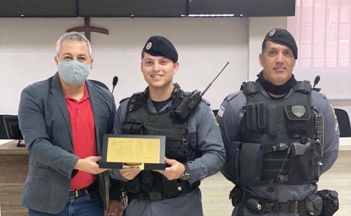Sombrinha: Soldado recebe título de Cidadão Linharense, e diz: Só quero servir