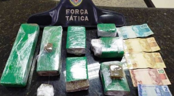 Beco 3: Força Tática apreende quase 2,5 quilos de maconha no Aviso
