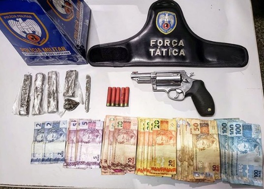 Força Tática: É do meu marido, mas não compactuo, diz mulher presa com droga e dinheiro