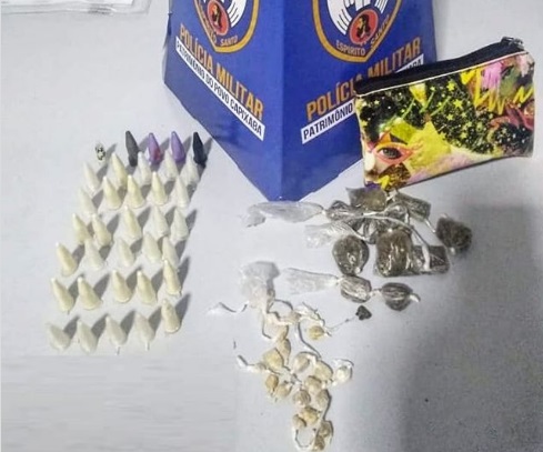Fuga desesperada no Juparanã. Bolsa recheada de drogas foi deixada para trás