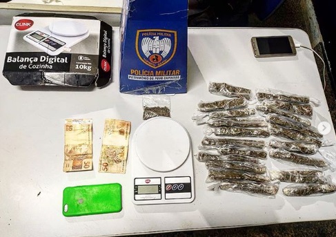 PM apreende meio quilo de maconha e detém traficante em Aracruz
