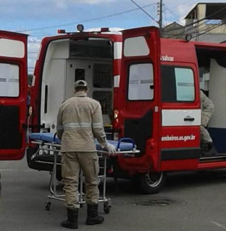Corpo de Bombeiros socorre homem baleado no bairro Aviso