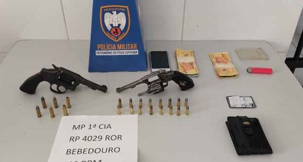 Troca de tiros, bandidos detidos e armas e munições apreendidas em Bebedouro