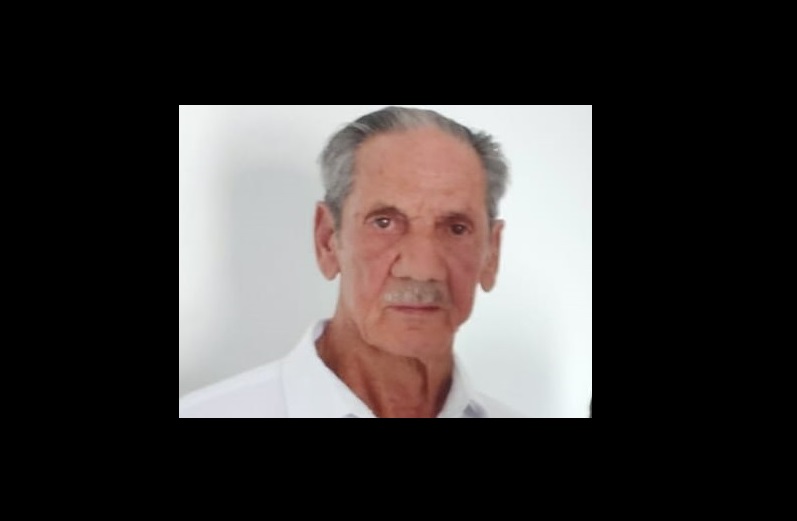 Perdi meu companheiro, diz Elza ao falar sobre morte de Seu João do Espetinho