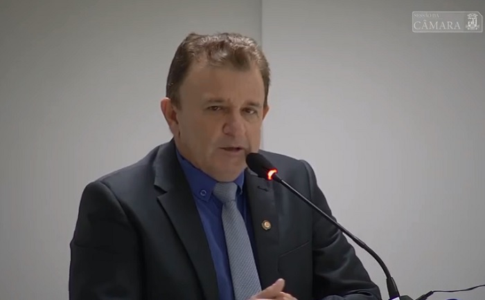 Vereador de Linhares cita exemplos e alerta novatos sobre redes sociais