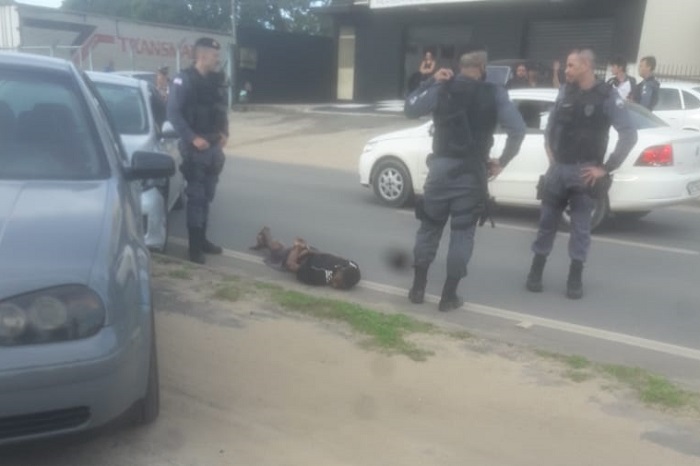Assaltante rouba carro no Conceição e se dá mal no Canivete