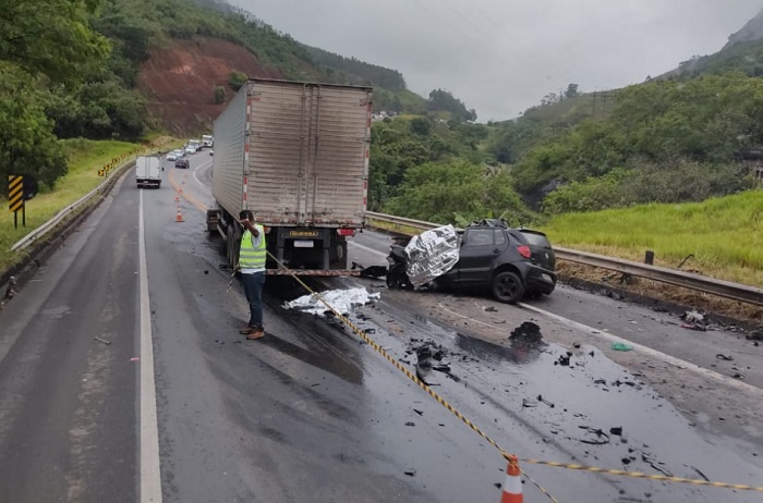 Acidente com 2 mortos na BR-101: Evitem ir para Vitória nas próximas horas