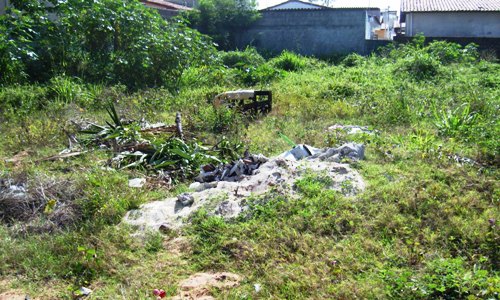 Lotes baldios e obras irregulares: mais de 200 notificações por mês em Linhares